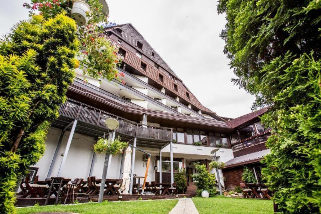 Alpin Resort Apartments Deluxe 2406 Poiana Brasov Bagian luar foto